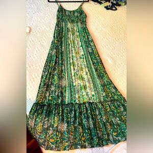 Maxi summer light and flowy dress